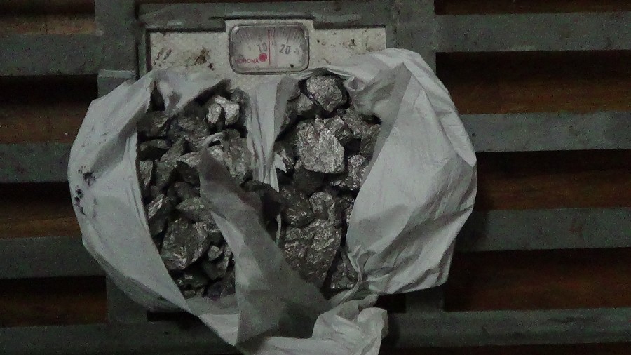 13 kg de niobiu furate din Combinat urmau să ajungă la fier vechi 