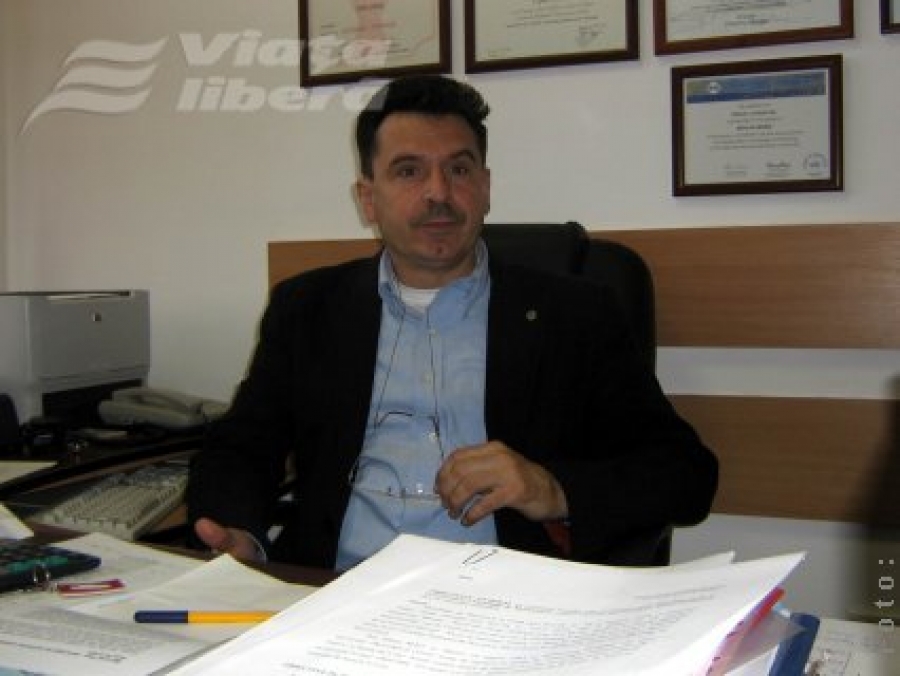 „Numai în Australia nu avem absolvenţi”, afirmă decanul Facultăţii de Mecanică, prof. dr. Cătălin Fetecău