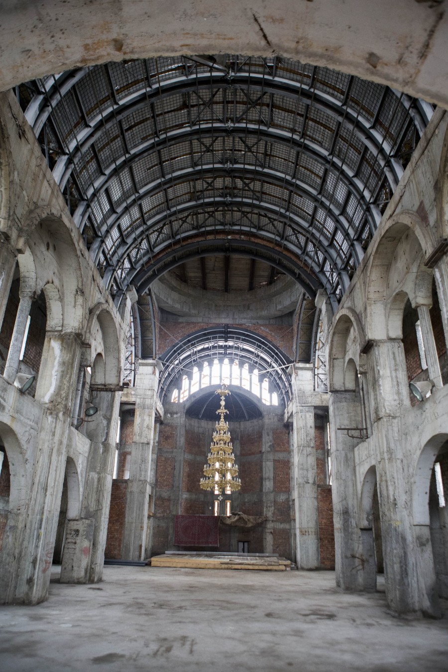 Biserica văzută, din piatră, şi una nevăzută, în suflete / Parohia "Sfânta Parascheva", în sărbătoare