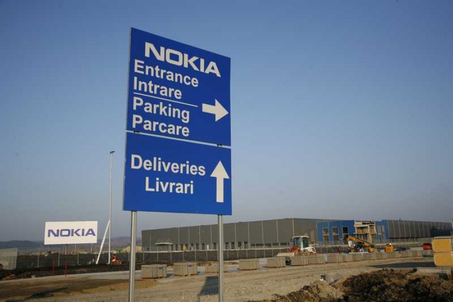 Şomerii de la Nokia vor primi câte 100 sau 200 de euro de la UE pentru haine, tuns şi bărbierit