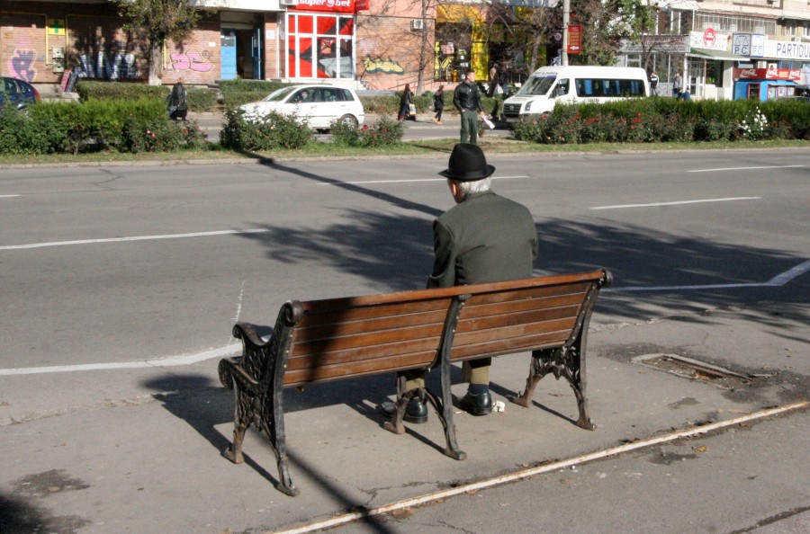 Gălăţenii din centrul oraşului solicită mai multe bănci