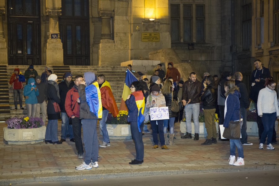 Gălăţenii au ieşit ÎN STRADĂ pentru a-şi arată solidaritatea cu DIASPORA şi pentru a se bucura