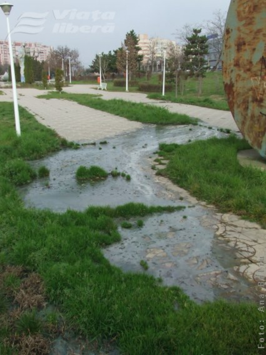 Canalizarea nimănui din Parcul Cloşca