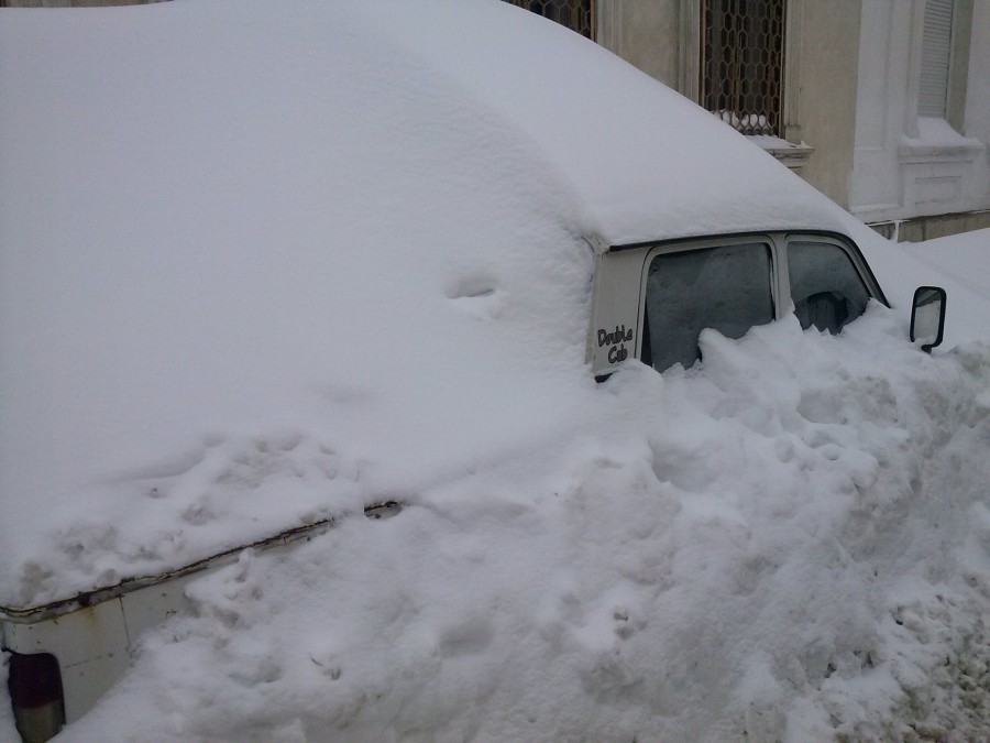 Nu atingeţi!/ Nămeţi cu… geam