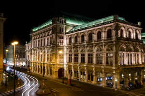Una dintre operele lui Hauser - Staats Opera din Viena