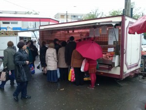Carnea de miel a ajuns în Piaţa Centrală 