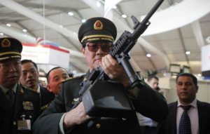 China îşi majorează cheltuielile militare