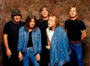 The Rock susţin concert tribut AC/DC, în Daily Pub