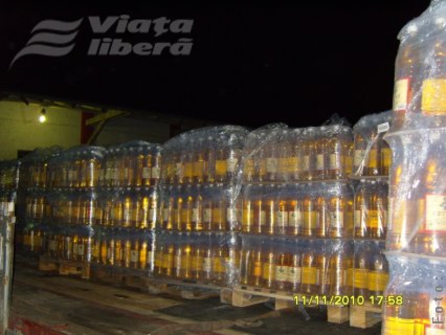 32.000 de litri de alcool, „arestaţi” de Vamă 