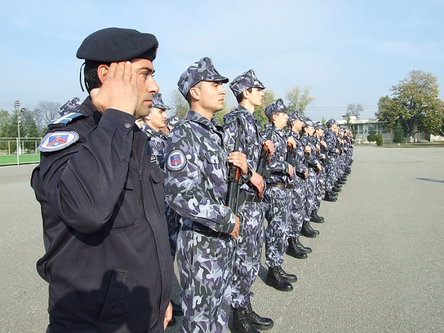 Goana după recruţi la JANDARMERIE. Peste 500 de locuri sunt puse la bătaie în şcoli