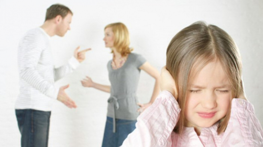 Cum afectează divorţul relaţiile cu copiii