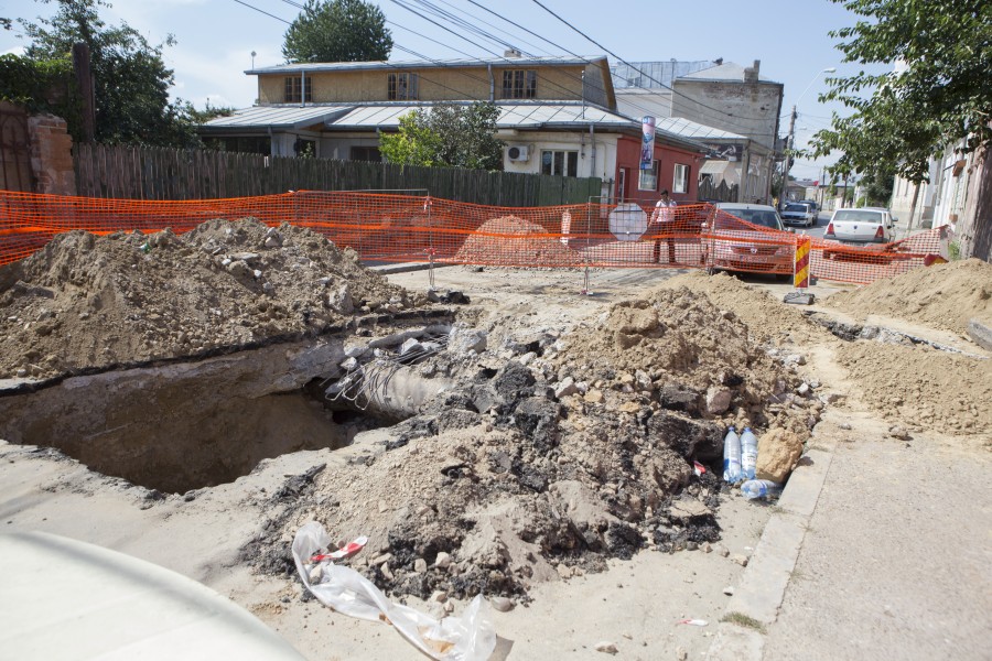 UPDATE/ Tasări din cauza Apă Canal şi Electrocentrale/ HRUBĂ descoperită sub strada Traian