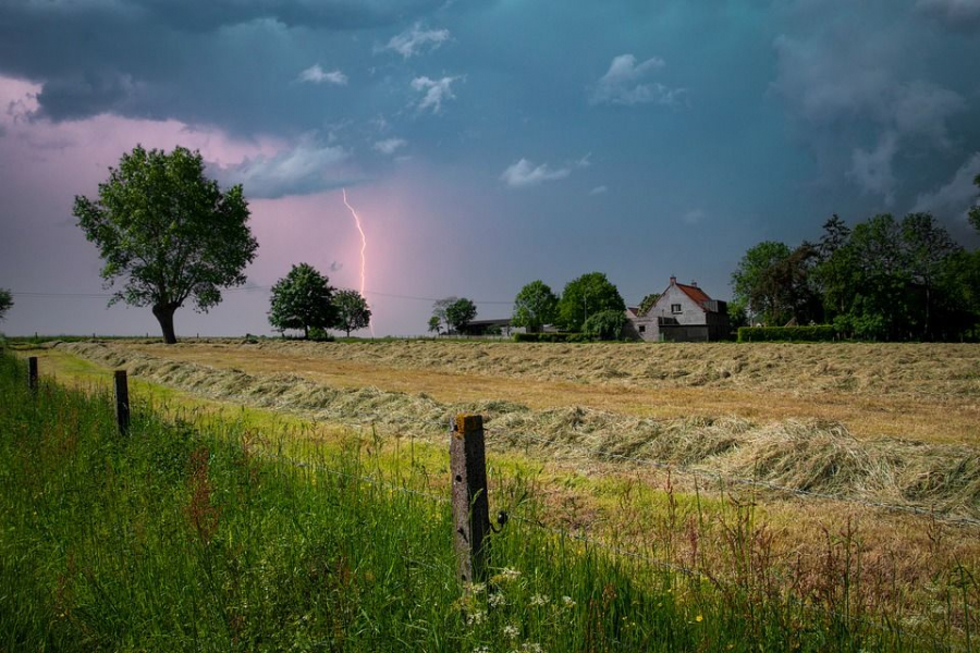 Creștere a frecvenței avertizărilor ANM. Din ce în ce mai multe fenomene meteo periculoase