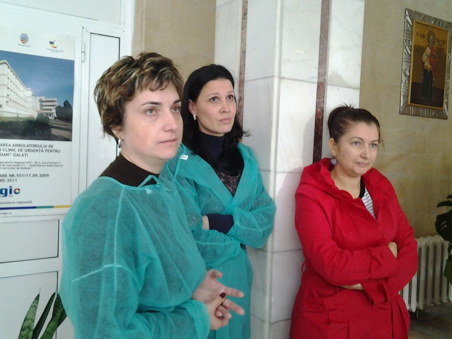 43 de elevi, BĂGAŢI ÎN SPITAL de mâncarea de la şcoală