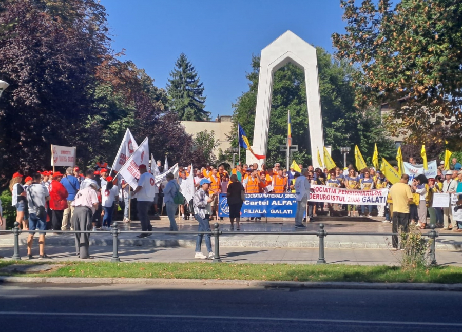 „Înțelegem situația țării, dar nu noi suntem vinovați pentru ea”. Protest anti-austeritate la Galați
