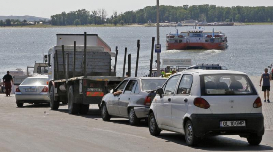 TIR-urile nu mai pot traversa Dunărea pe la Galați