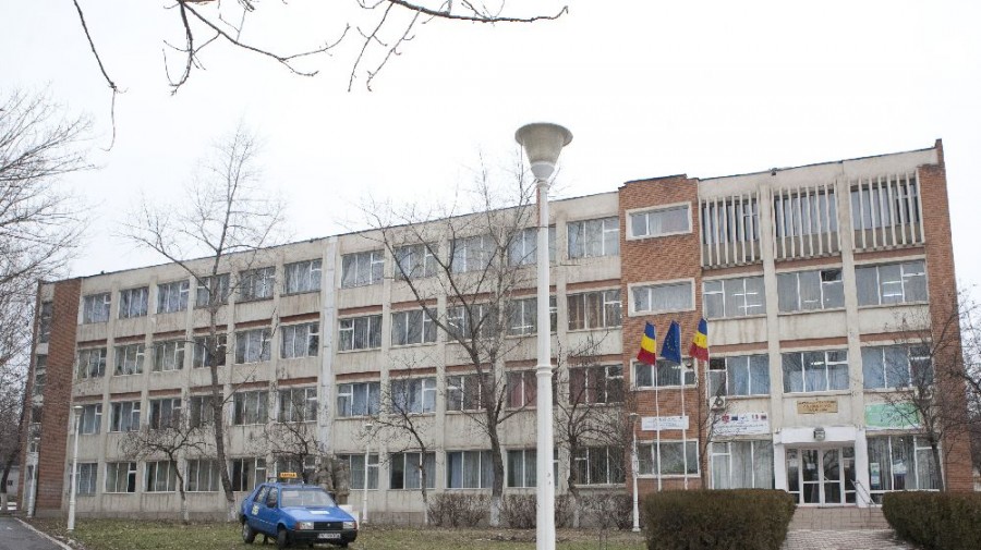 Bătaie între doi elevi la Colegiul Tehnic „Traian Vuia”. Agresorul, sancţionat dur de conducerea şcolii