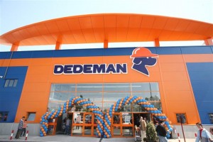 Dedeman a finalizat achiziţia terenului pe care ridică primul său magazin din Galaţi