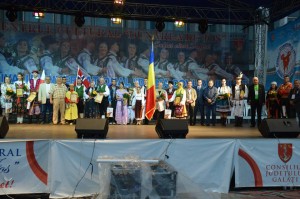(FOTO) TROFEUL Festivalului &quot;Doina Covurluiului&quot; a plecat în Algeria