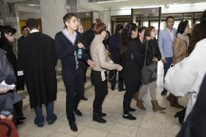 Ziua porţilor deschise la Palatul Justiţiei: Zeci de tineri au văzut cum se lucrează în &quot;uzina Justiţiei&quot;