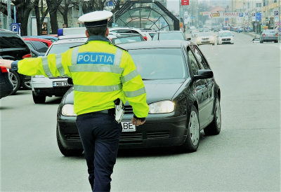 A refuzat să oprească la semnalul polițiștilor