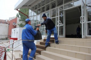 Alimentele UE aşteaptă în depozite/ Unii nu le vor, alţii n-au (încă) dreptul