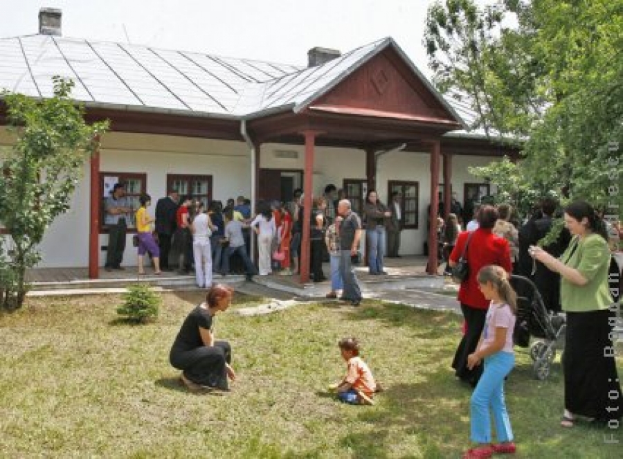 O nouă ediţie a „întâlnirilor de la Mânjina”, la Casa Memorială Costache Negri