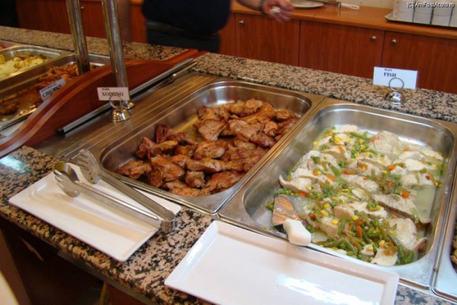 Mâncare expirată de câteva luni la un hotel de cinci stele din Braşov! Acolo ar fi urmat să fie cazaţi participanţi la Festivalul Olimpic