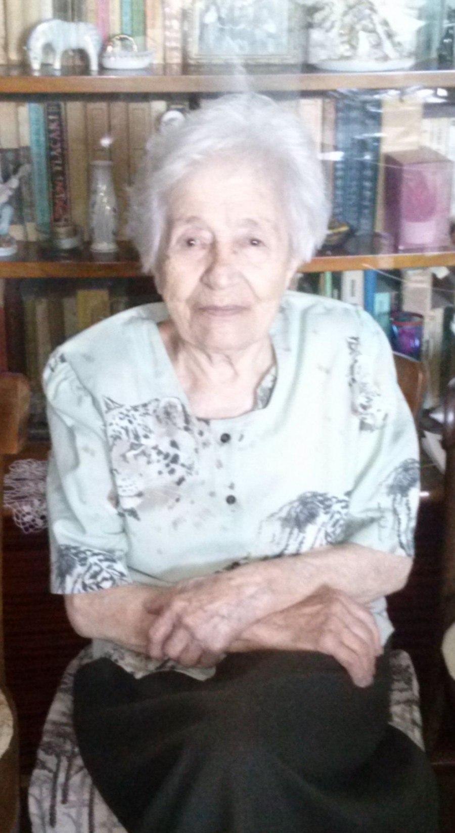 Secretul vieţii lungi/ Alexandra Solomon – 102 ani şi o istorie grea: „Totul este să fii om corect!”