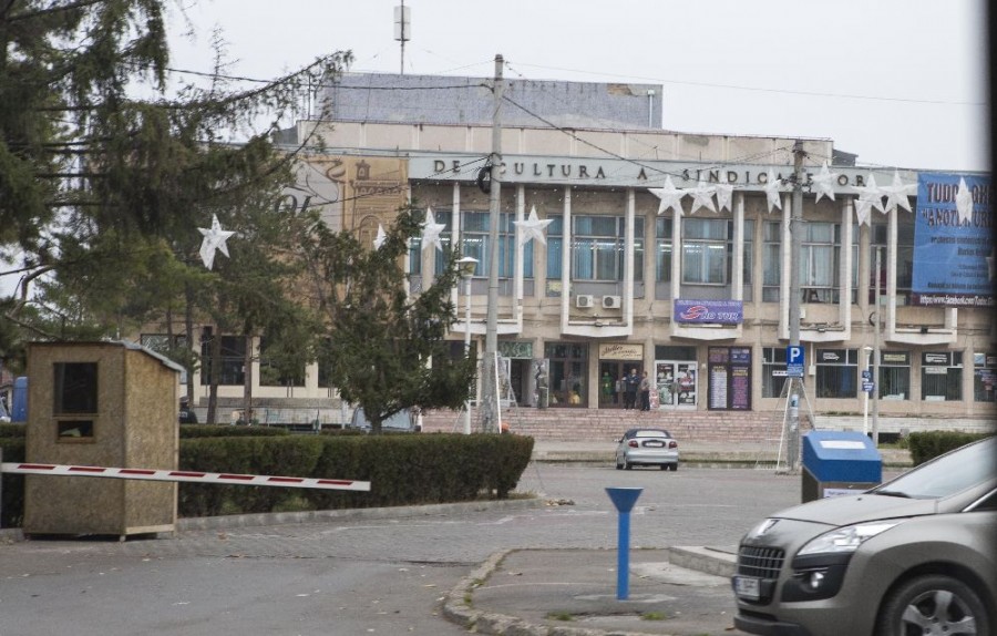 Târgul de la Casa de Cultură, EVACUAT PENTRU MITING