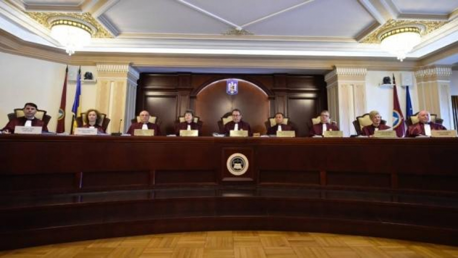 Curtea Constituţională a decis că nu există conflict juridic Guvern - Parlament pe tema moţiunii de cenzură
