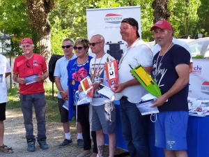 Sorin Mavru (primul din dreapta), la festivitatea de premiere