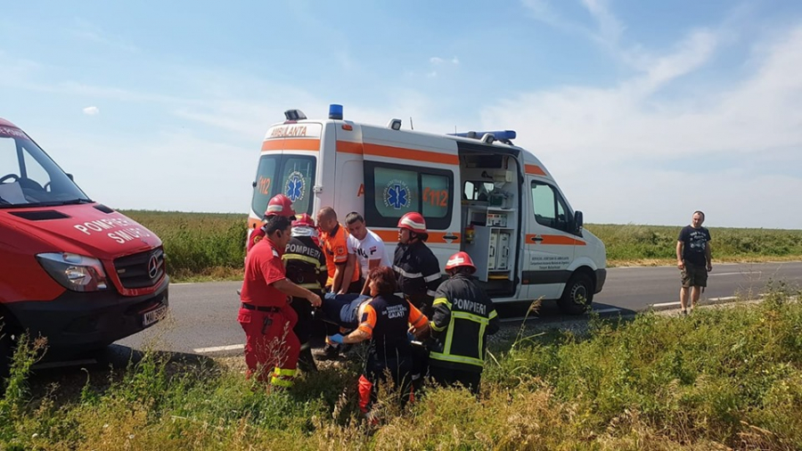 Cascadorie pe un drum important din Galaţi. În maşină se aflau doi copii (VIDEO)