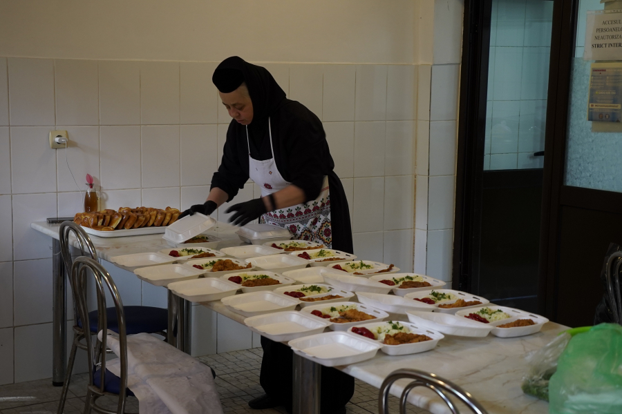 Rugăciuni şi ajutoare pentru sinistraţi şi salvatori