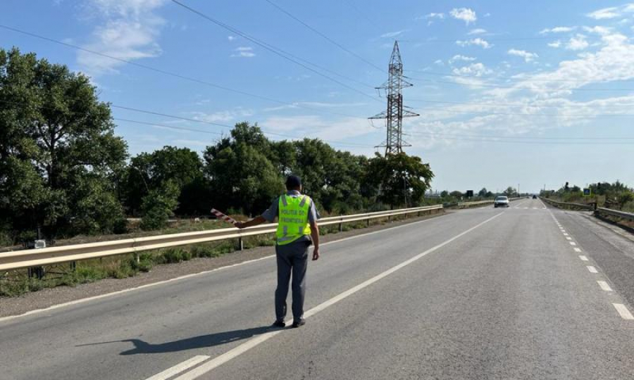 Autoturism neînmatriculat, descoperit în trafic