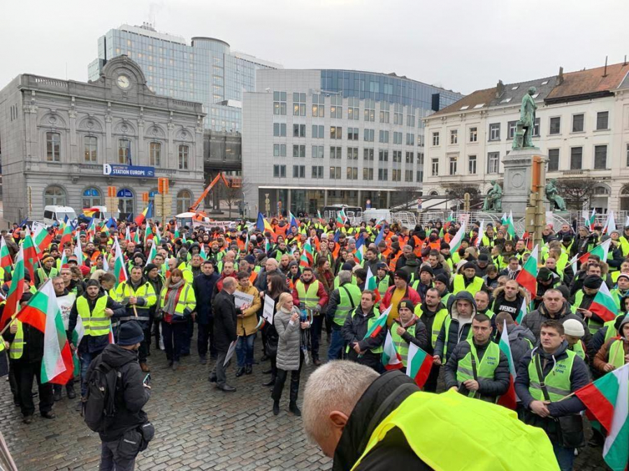 Transportatorii protestează la Strasbourg