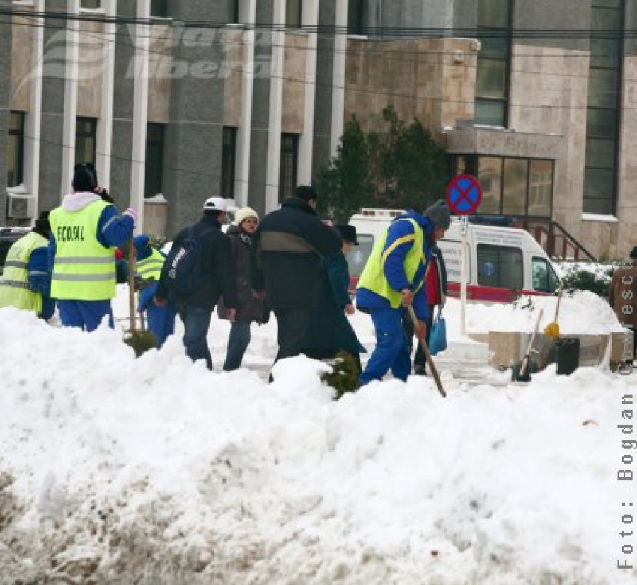 Bani pentru curăţarea străzilor! 