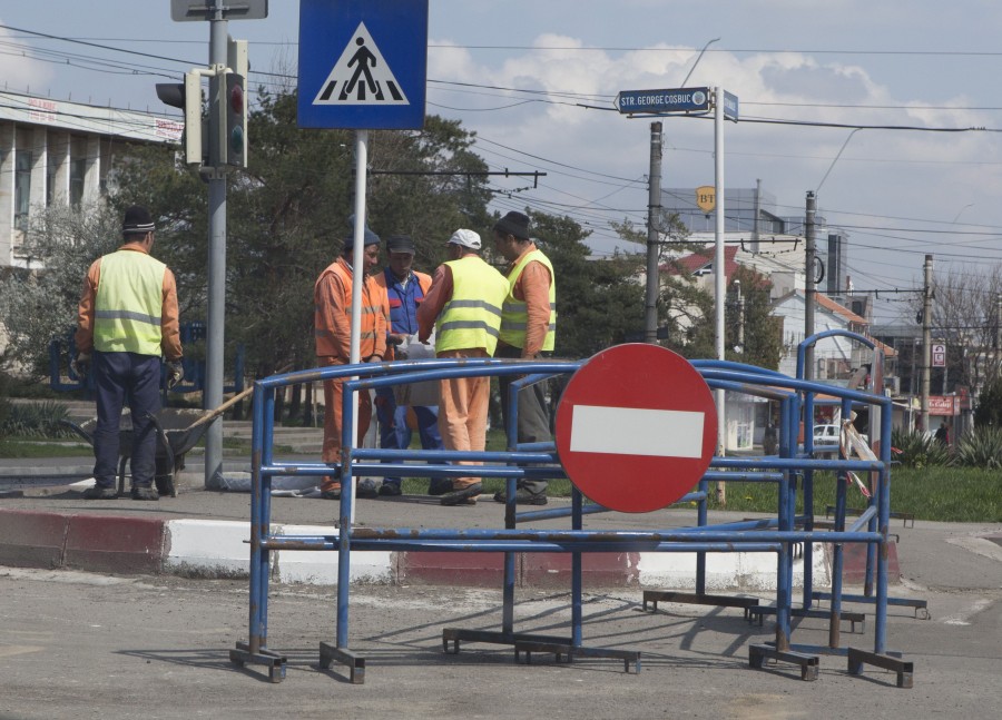 Lucrări de frezare şi ASFALTARE la intersecţia Brăilei cu bulevardul Coşbuc