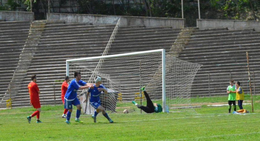 La ultima fază, ca în Liga Campionilor. Bonus, a dat gol cu bandajul