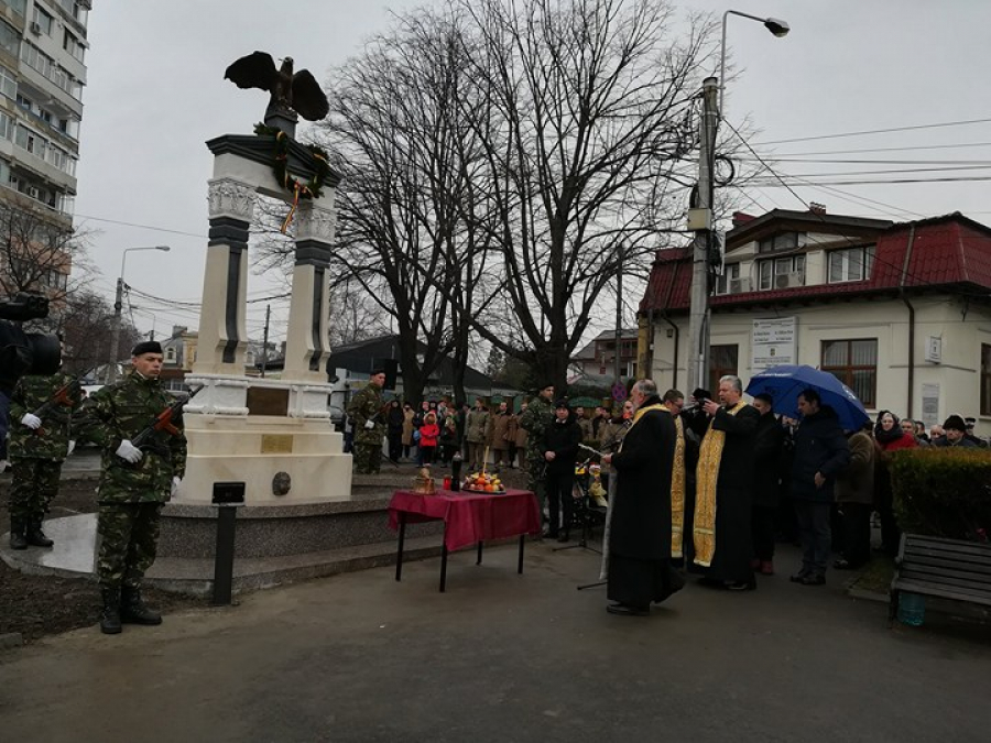 FOTO și VIDEO | Zeci de gălățeni au participat la ceremonialul religios-militar prilejuit de inaugurarea Monumentului ”APĂRĂTORII ORAŞULUI GALAŢI”