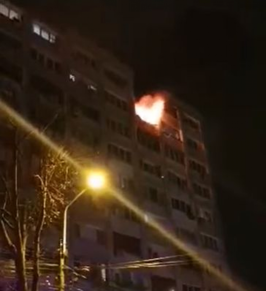 UPDATE Incendiu violent într-un bloc din Țiglina 1. Un proprietar a murit (VIDEO)