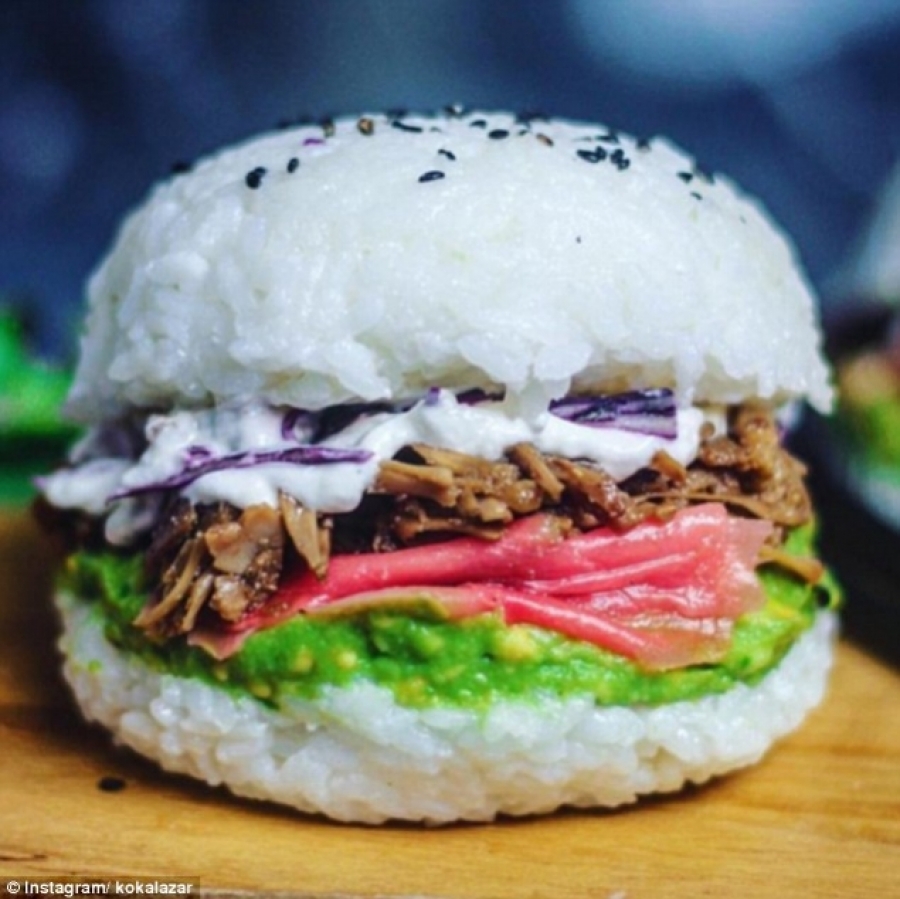 BURGERUL cu sushi, cea mai nouă FIȚĂ culinară