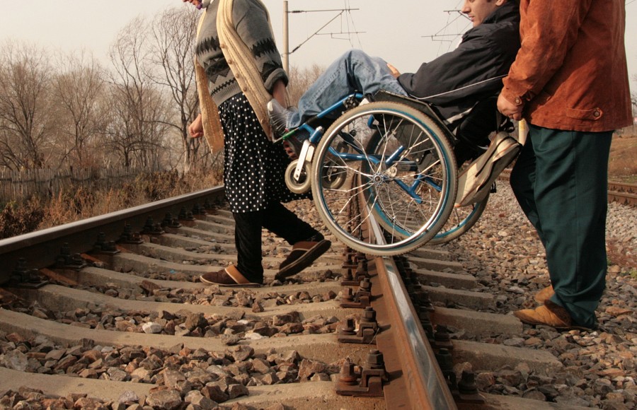 România absurdă: Cât costă să obţii curatela propriului copil