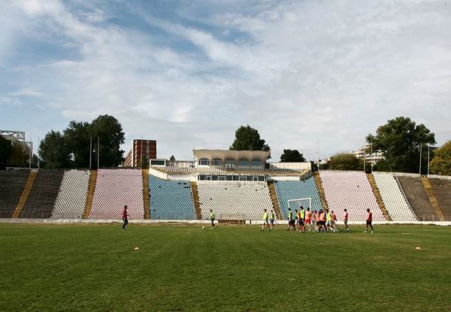 Scandalul botezului unui stadion în paragină. „Dunărea” a fost redenumit „Nicolae Rainea”