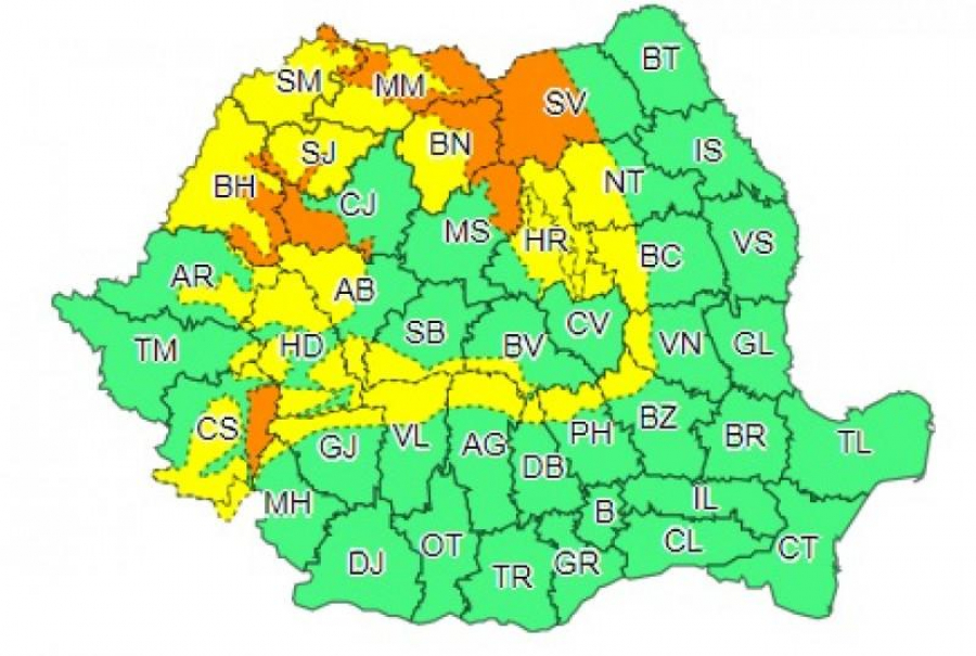 Avertizări de vânt puternic, lapoviță și ninsori