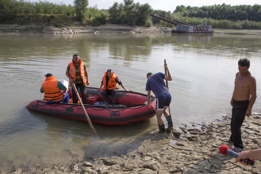 Trupurile celor trei băieţi înecaţi în Siret nu au fost găsite