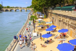 LITORALUL DE VIS din mijlocul Parisului. Cum să atragi TURIŞTI şi cum să ţii locuitorii ACASĂ pe perioada verii