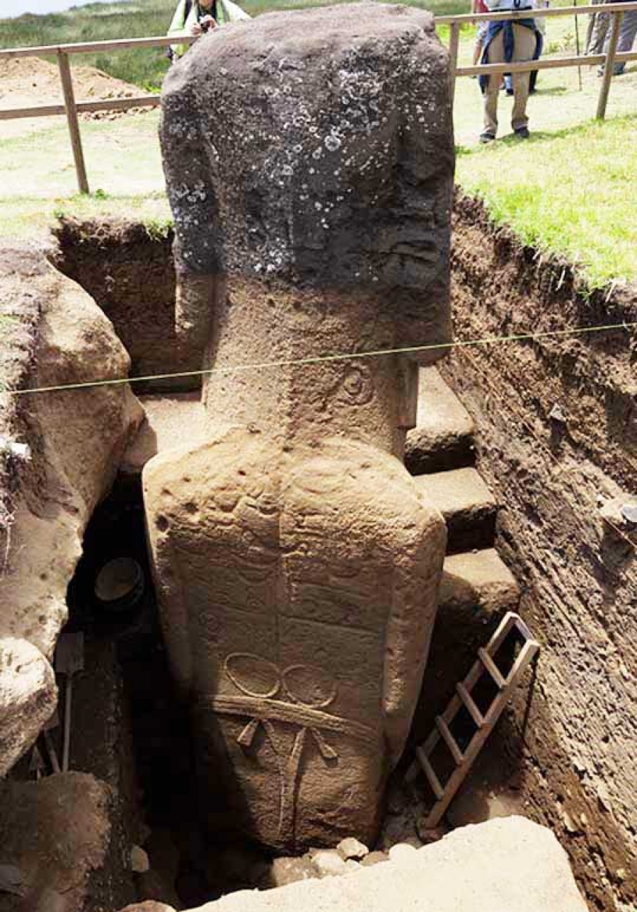 IMPRESIONANT! Statuile din Insula Paştelui au corpurile îngropate