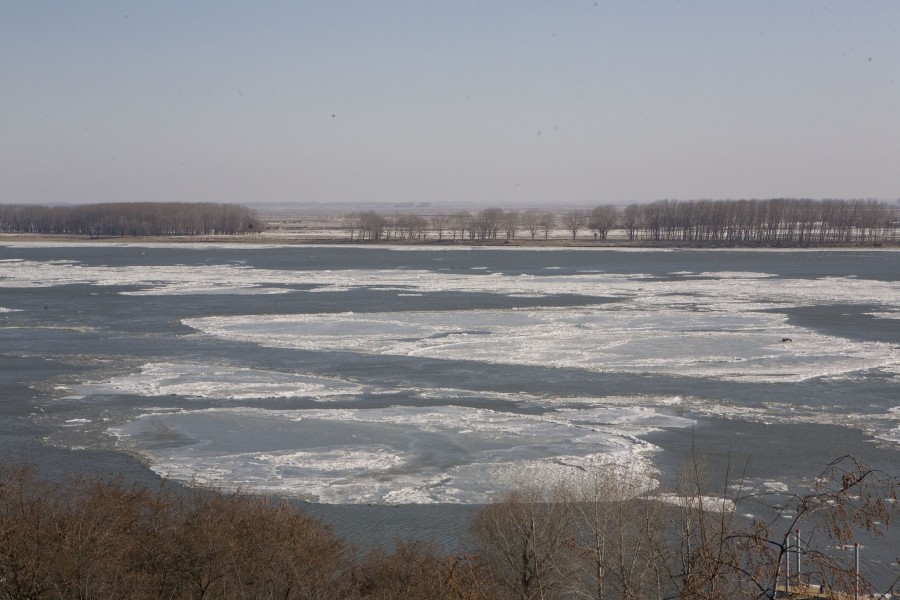 Sloiurile de gheaţă dau bătăi de cap navigatorilor   