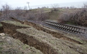 Dezastrul de pe calea ferată Galaţi-Bârlad putea fi evitat. Falimentul SNIF a lăsat Galaţiul fără protecţie